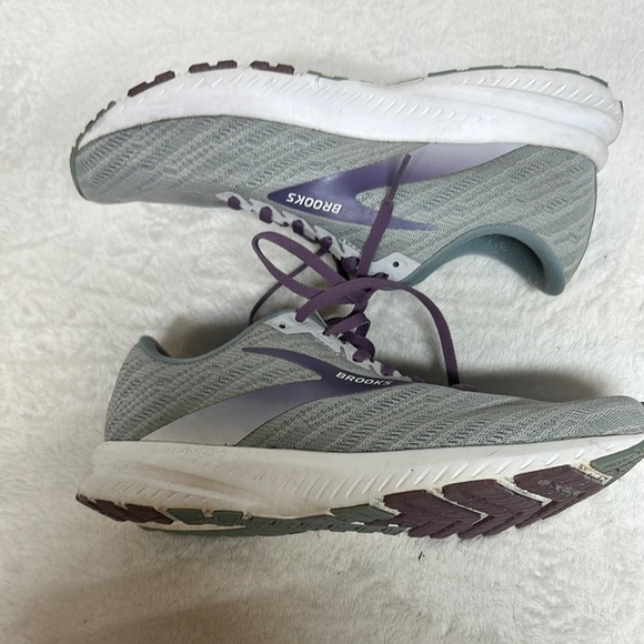 Brooks Gray and Purple Athletic Shoes for Running - Picture 2 of 11